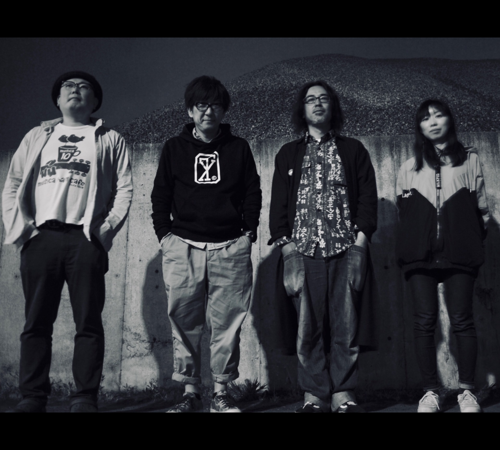 my bird warms a blanket Colette